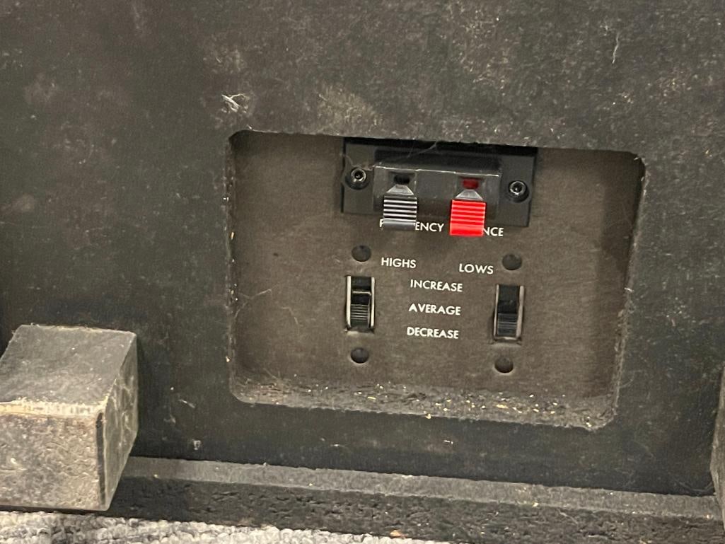 VINTAGE OHM WALSH 2 LOUDSPEAKER TOWERS CIRCA 1982 - 1989 - 7