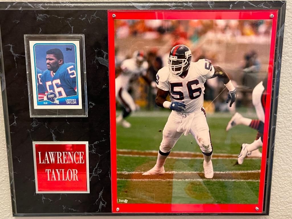 LAWRENCE TAYLOR PHOTOGRAPH PLAQUE WITH 1988 TOPPS CARD AND ENGRAVED PLATE - 2
