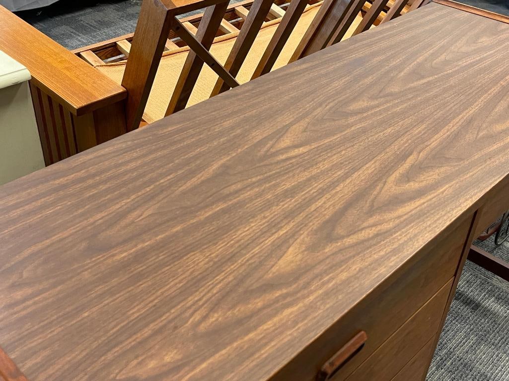 MID-CENTURY MODERN STYLED VINTAGE WRITING DESK - 3