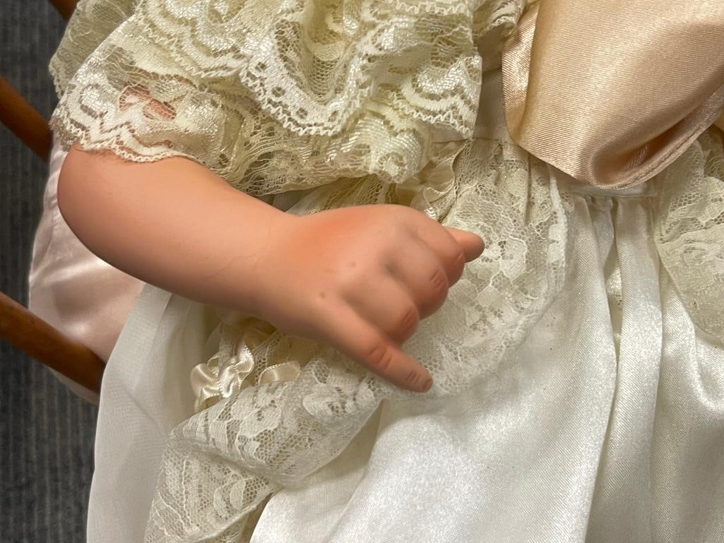 ANTIQUE MAPLE BENT WOOD BABY CRADLE WITH ASHTON-DRAKE PRINCE GEORGE OF CAMBRIDGE DOLL - 8