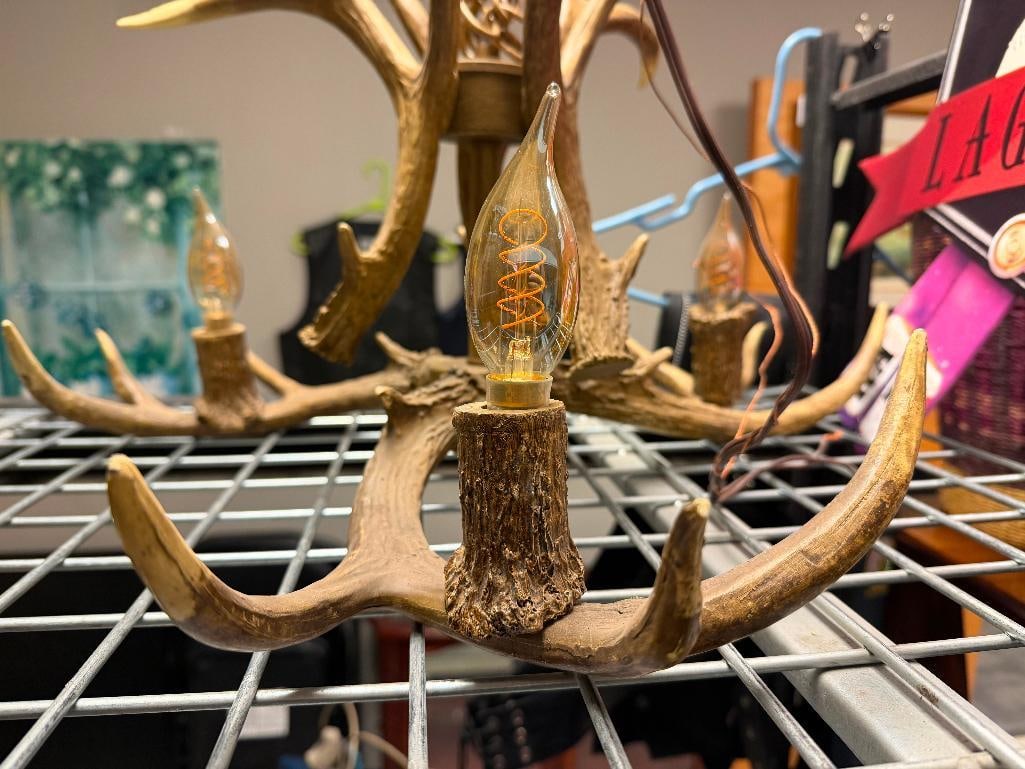 FAUX ANTLER RUSTIC WESTERN HUNTING THEME THREE ARM CHANDELIER - 4