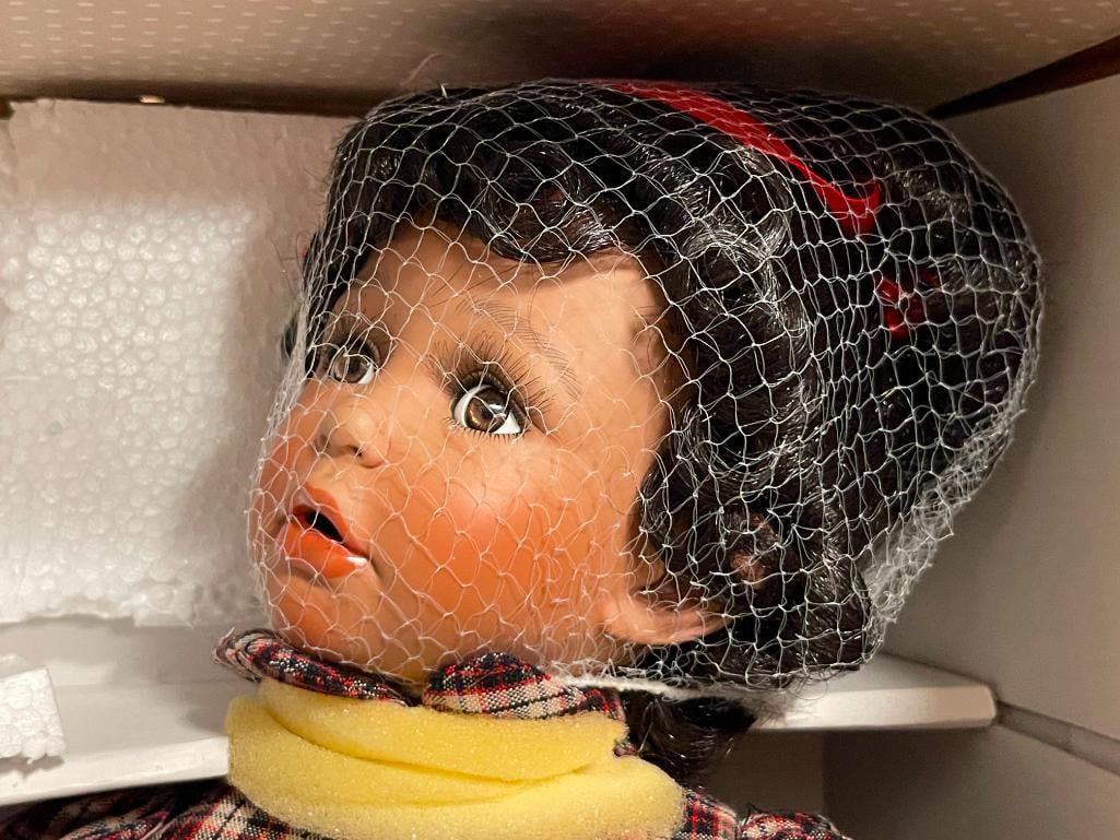 NINE COLLECTIBLE PORCELAIN DOLLS INCLUDING ORIGINAL BOXES - 8