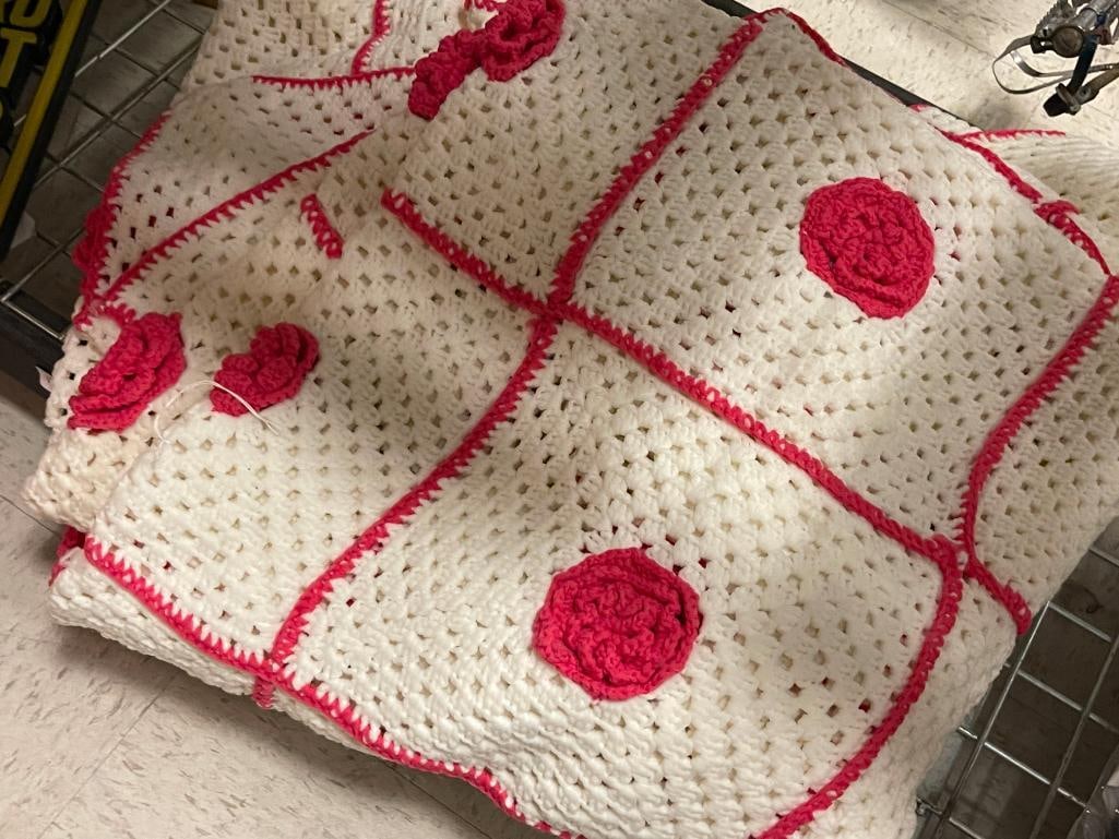 TWO QUILTS INCLUDING A WOOL QUILT BEDSPREAD WITH PINK FLOWERS - 4