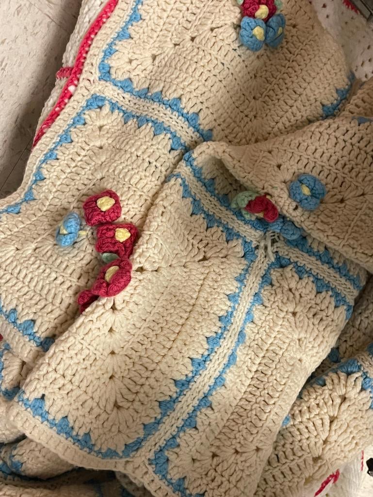 TWO QUILTS INCLUDING A WOOL QUILT BEDSPREAD WITH PINK FLOWERS - 6