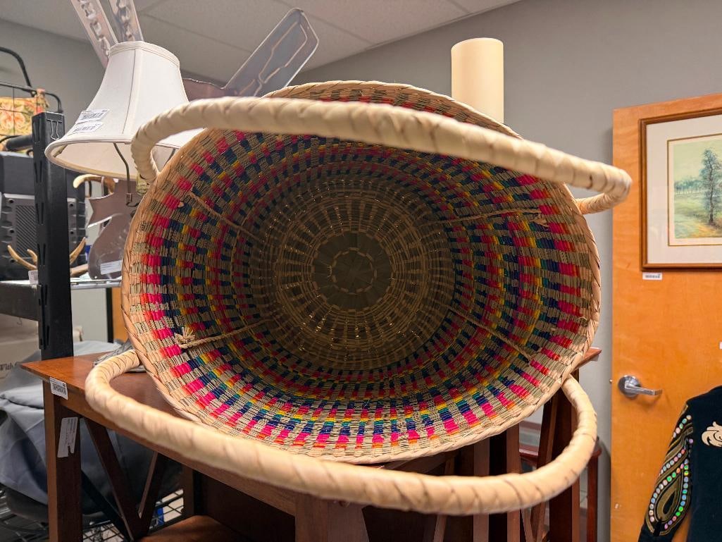 HANDCRAFTED AFRICAN STYLE STORAGE BASKET / HAMPER FEATURING WOVEN DESIGN AND LEATHER HANDLED BASKET - 4