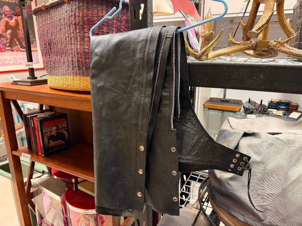 PAIR OF BARNEY'S LEATHER BLACK LEATHER MOTOCYLE RIDING CHAPS - 2