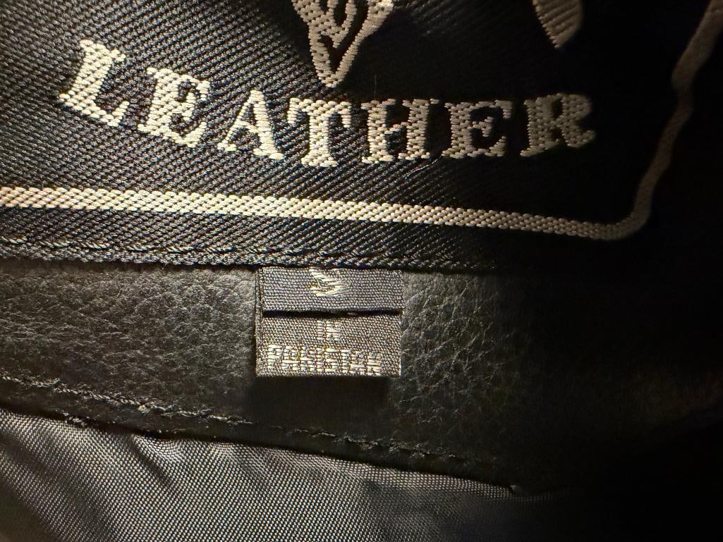 PAIR OF BARNEY'S LEATHER BLACK LEATHER MOTOCYLE RIDING CHAPS - 7