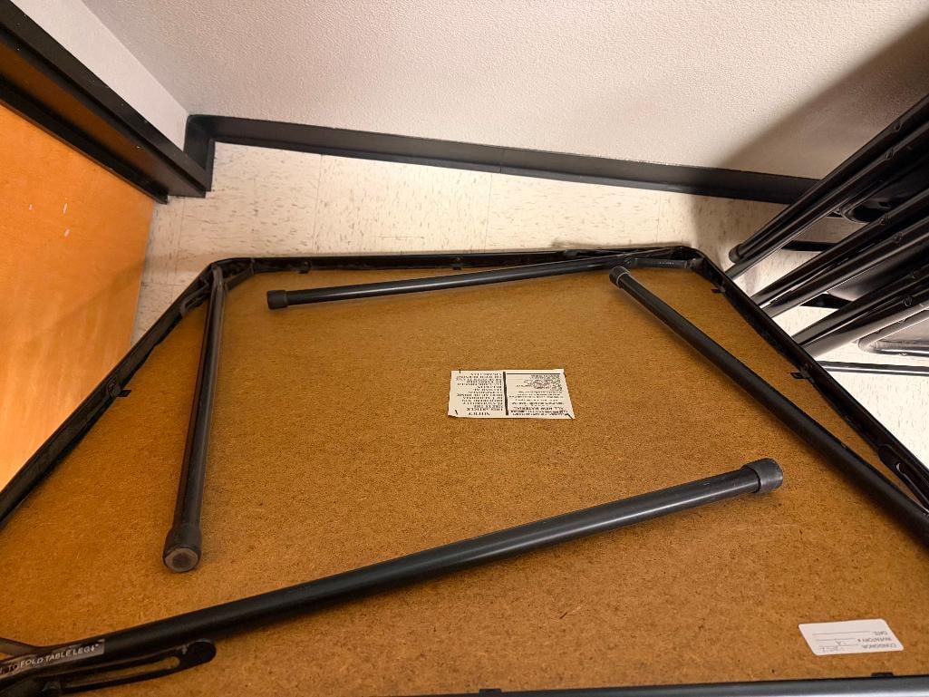 BLACK METAL FOLDING TABLE AND FOUR CHAIRS WITH PADDED TOP AND SEATS - 3