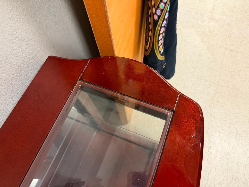 ELEGANT CHERRY-STAINED WOOD AND GLASS ILLUMINATED CABINET WITH GLASS FRONT DOORS AND GLASS SHELF - 4