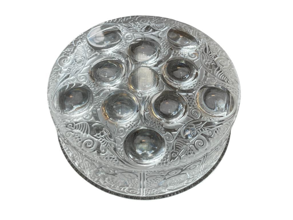 RENE LALIQUE ROGER PATTERN POWDER BOX DESIGNED IN 1926 CLEAR AND FROSTED ART DECO DESIGN (1 of 7)