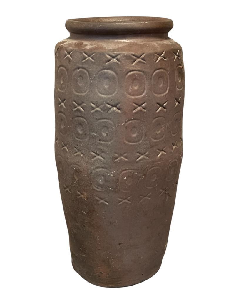 LARGE HAND MADE TERRACOTA MARTABAN JAR / VASE WITH INCISED DESIGN (1 of 5)