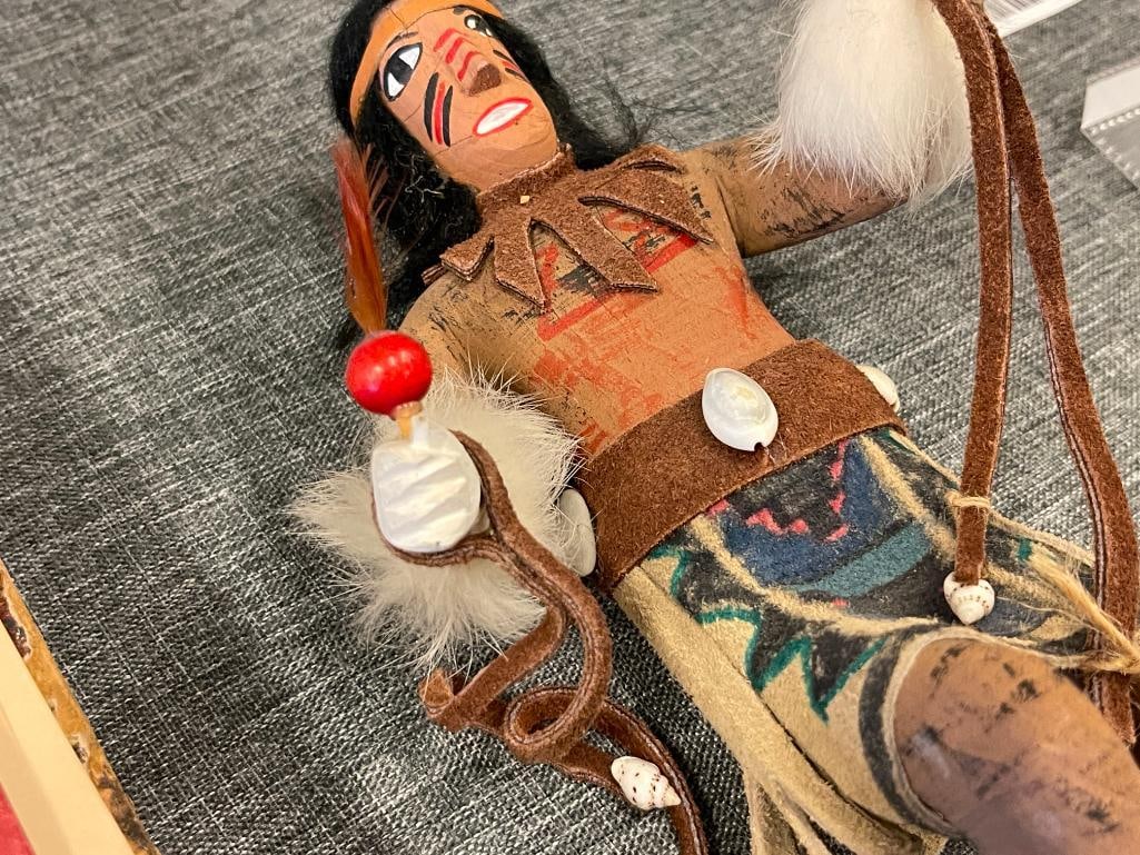 20TH CENTURY JAPANESE ARITA BLUE PORCELAIN BOWL WITH FLORAL AND PEACOCK MOTIF - 3