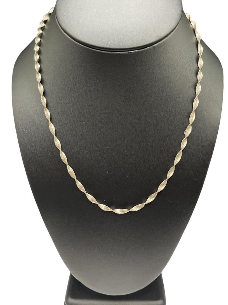 ITALIAN STERLING SILVER TWISTED HERRINGBONE NECKLACE: 18" X 1/8", 6.27 GRAMS
