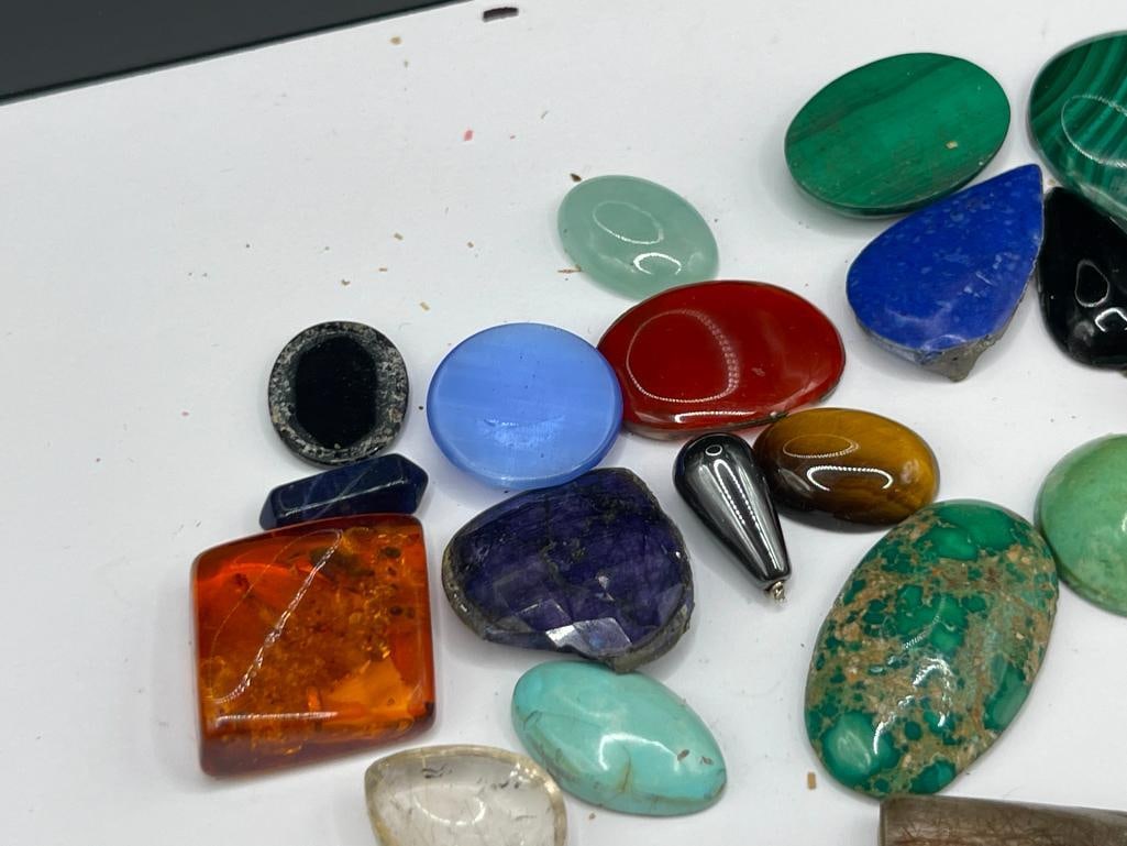 ASSORTED GEMSTONES FEATURING MALACHITE, AMBER, AMETHYST, CORAL, AND SIMULATED STONES - 3