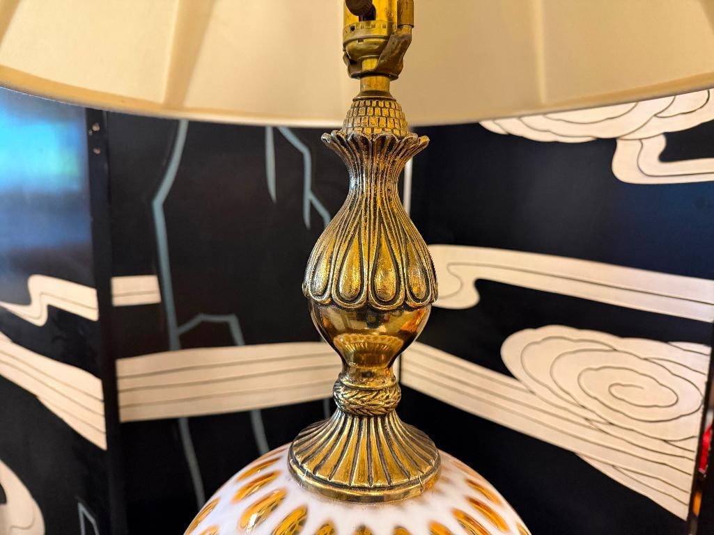 MID-CENTURY FENTON GLASS COIN DOT / AMBER HONEYSUCKLE TABLE LAMP - 6