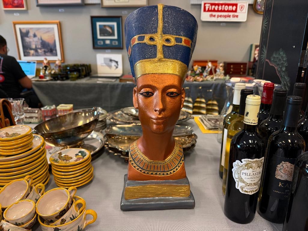 QUEEN NEFERTITI EGYPTIAN QUEEN CERAMIC BUST SCULPTURE - 2