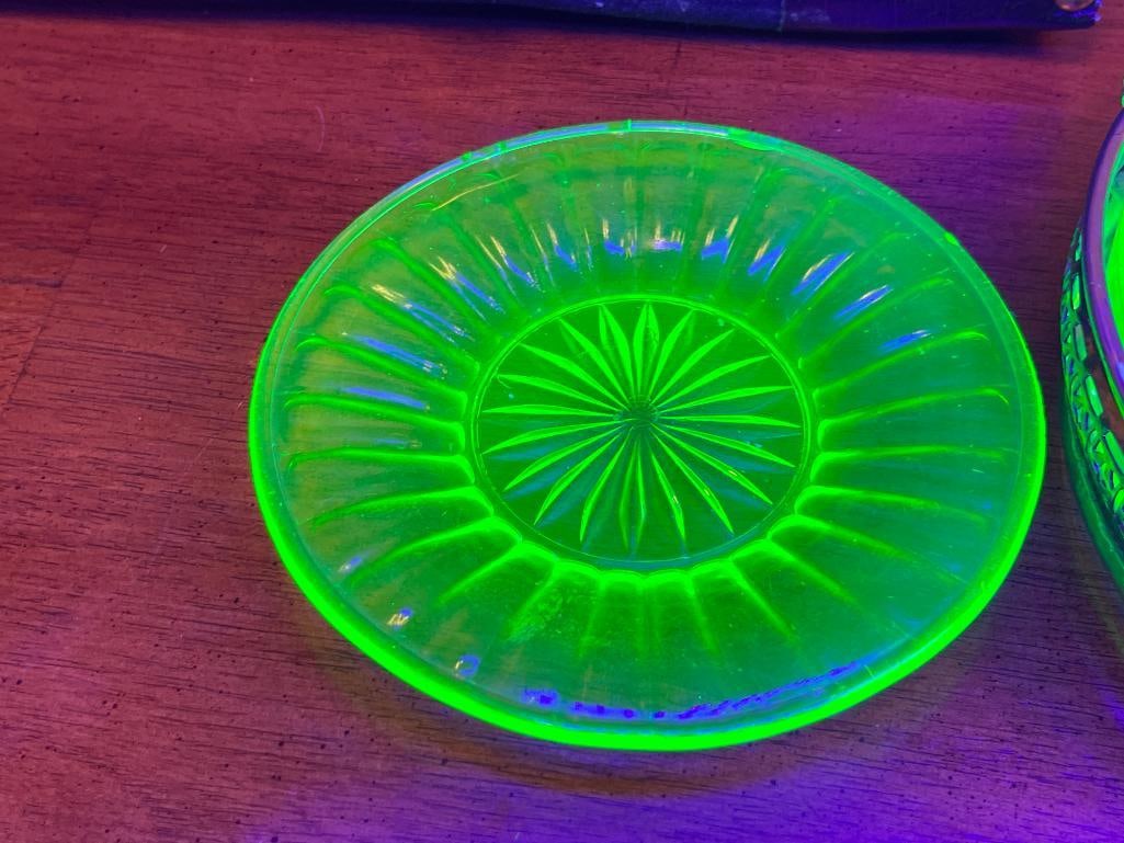 HAZEL ATLAS RIBBON PATTERN PLATE 1930-1935 AND DEPRESSION ERA DIVIDED NUT / CANDY DISH URANIUM GL... - 3