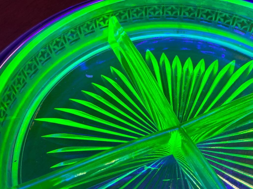 HAZEL ATLAS RIBBON PATTERN PLATE 1930-1935 AND DEPRESSION ERA DIVIDED NUT / CANDY DISH URANIUM GL... - 5