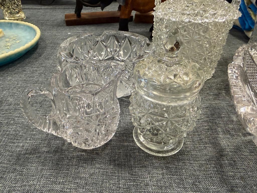 VINTAGE FENTON DAISY BUTTON BISCUIT JAR AND OTHER COLELCTIBLE GLASSWARE - 17