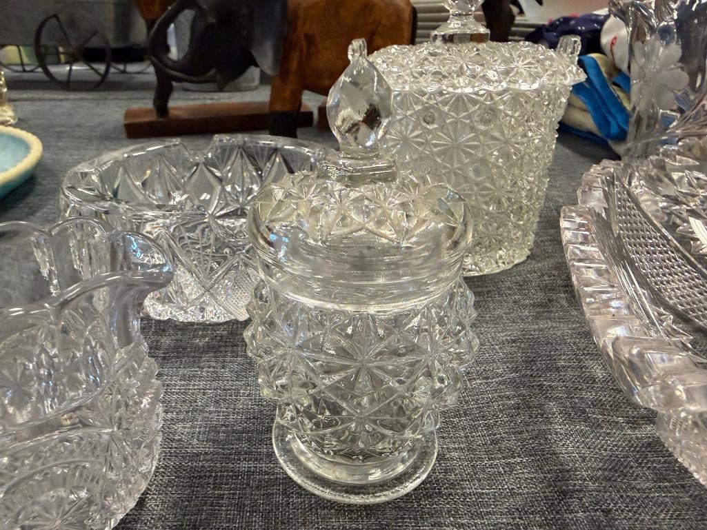 VINTAGE FENTON DAISY BUTTON BISCUIT JAR AND OTHER COLELCTIBLE GLASSWARE - 20