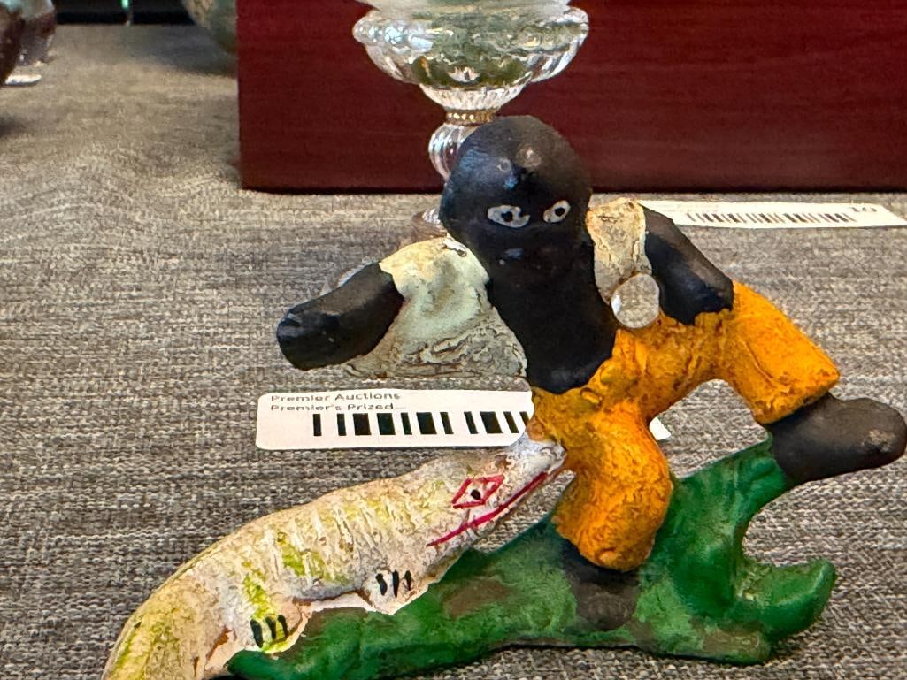 VINTAGE BLACK AMERICANA PAINTED CAST IRON ALBINO ALLIGATOR ATTACKING BOY BOTTLE OPENER - 2