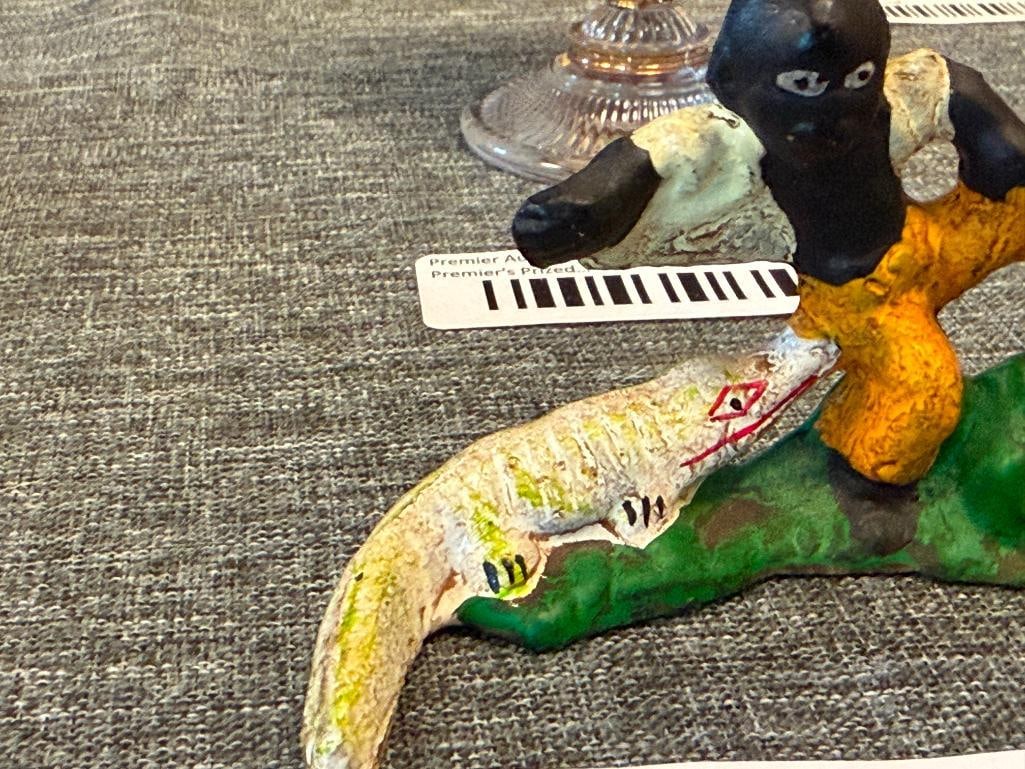 VINTAGE BLACK AMERICANA PAINTED CAST IRON ALBINO ALLIGATOR ATTACKING BOY BOTTLE OPENER - 3