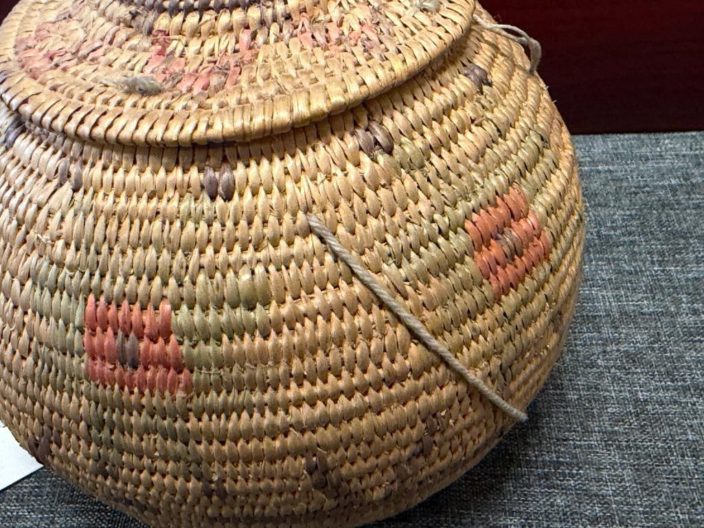 EARLY 20TH CENTURY LATE 19TH CENTURY PAUITE / WASHOE NATIVE AMERICAN POLYCHROME LIDDED BASKET - 6
