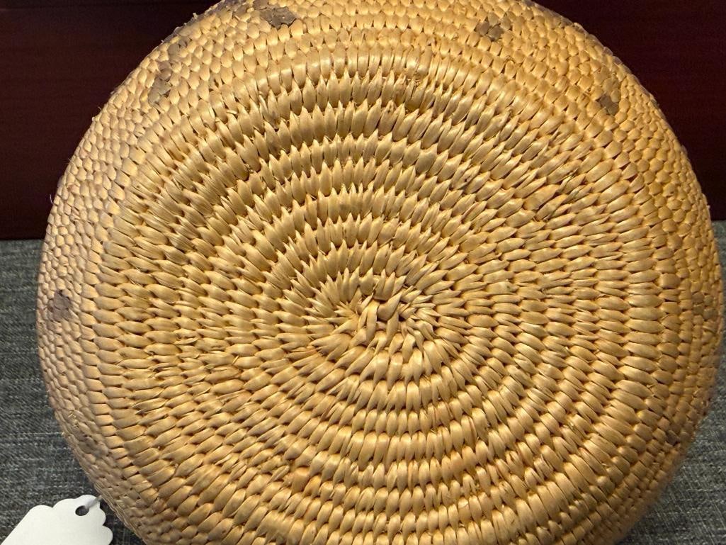 EARLY 20TH CENTURY LATE 19TH CENTURY PAUITE / WASHOE NATIVE AMERICAN POLYCHROME LIDDED BASKET - 7