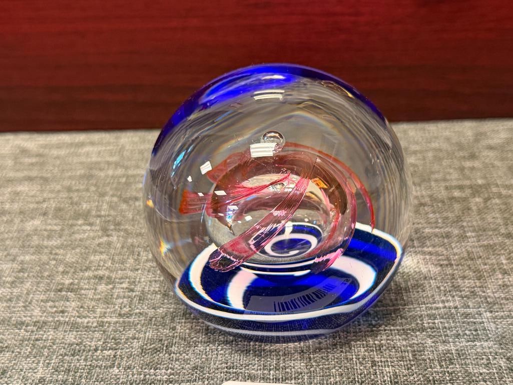 CAITHNESS HAND BLOWN ART GLASS SERPENTINE PAPERWEIGHT AND CAITHNESS MILLEFIORI CHILI PAPERWEIGHT - 5