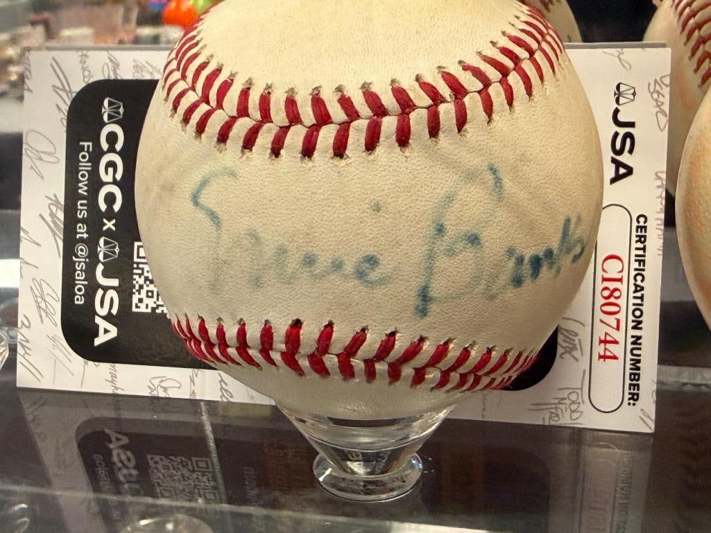 ERNIE BANKS HALL OF FAME AUTOGRAPHED BASEBALL AUTHENTICATED BY JSA NO. CI80744 - 2