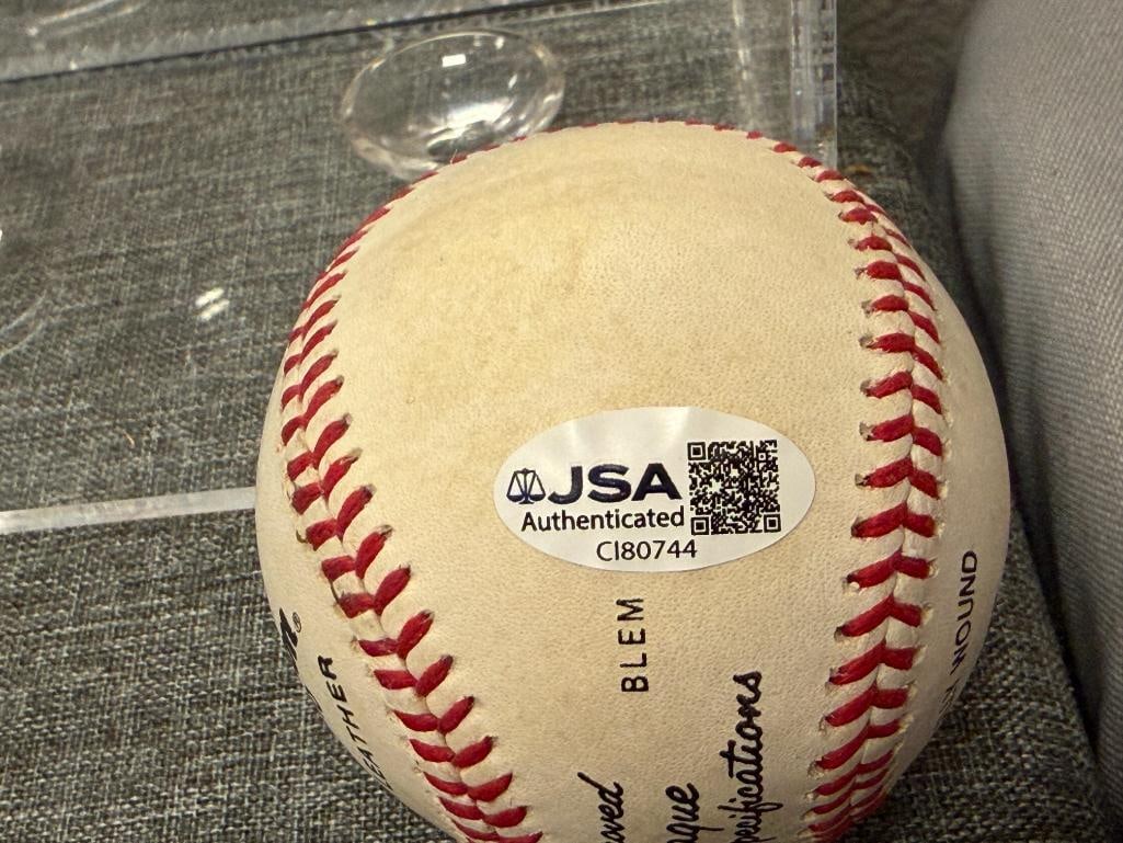 ERNIE BANKS HALL OF FAME AUTOGRAPHED BASEBALL AUTHENTICATED BY JSA NO. CI80744 - 4