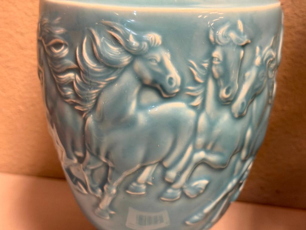 VINTAGE CHINESE PORCELAIN GLAZED VASE WITH QIANLONG SEAL MARK GALLOPING HORSES IN RELIEF MOTIF - 2
