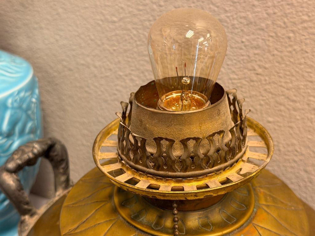 ANTIQUE BRADLEY & HUBBARD ART NOUVEAU STYLE ORNATE PARLOR LAMP WITH ENCASED GLASS SHADE - 13