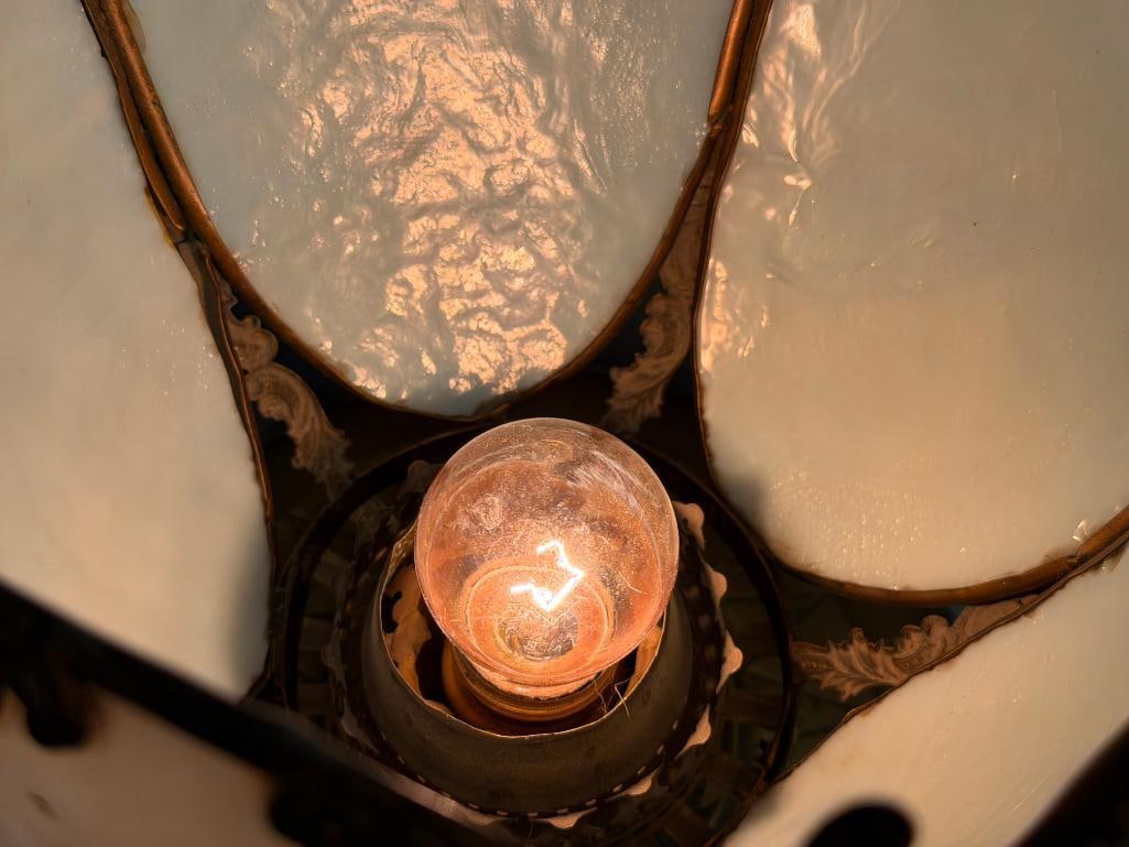 ANTIQUE BRADLEY & HUBBARD ART NOUVEAU STYLE ORNATE PARLOR LAMP WITH ENCASED GLASS SHADE - 6