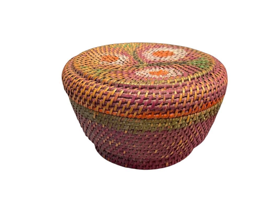 20TH CENTURY HAND WOVEN LIDDED BASKET WITH HAND PAINTED DESIGN (1 of 8)