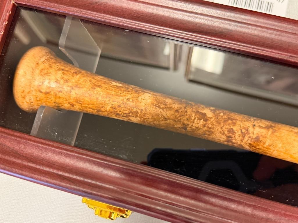 MARUCCI WOODEN BAT HAND CRAFTED FOR AND AUTOGRAPHED BY BUSTER POSEY MLB AUTHENTICATED - 7