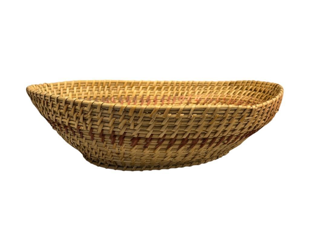 EARLY 20TH CENTURY NATIVE AMERICAN BASKET (1 of 9)