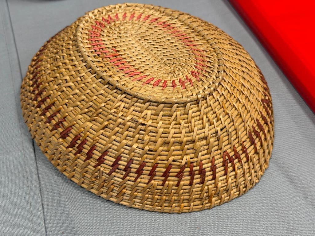 EARLY 20TH CENTURY NATIVE AMERICAN BASKET - 5