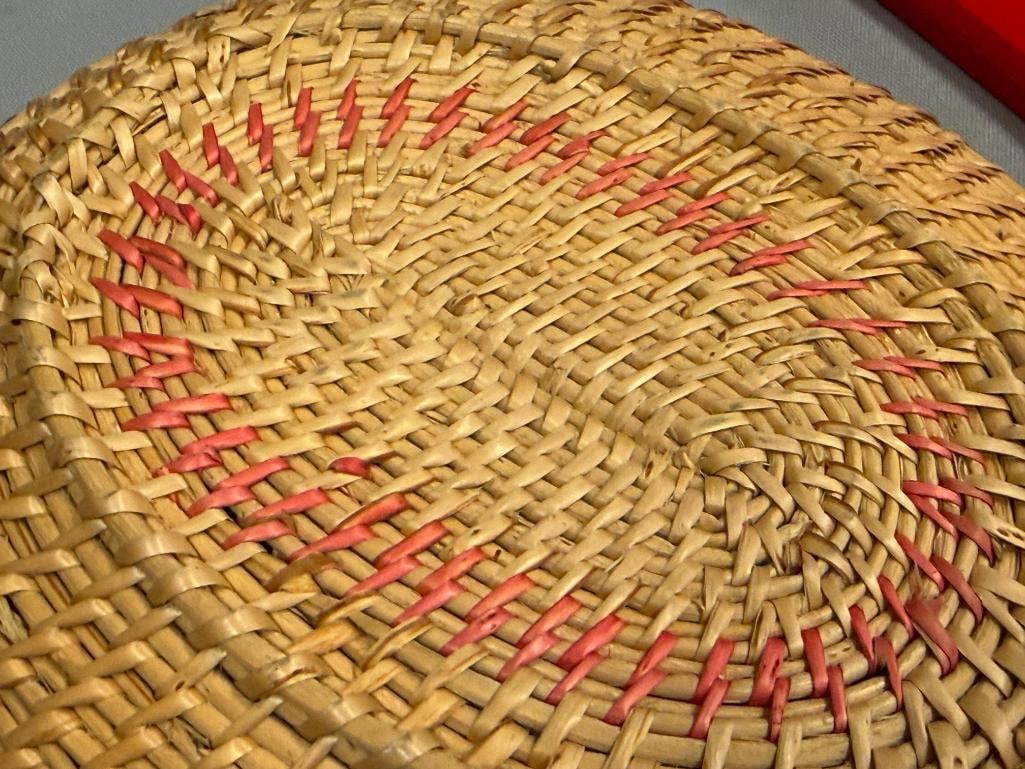 EARLY 20TH CENTURY NATIVE AMERICAN BASKET - 7