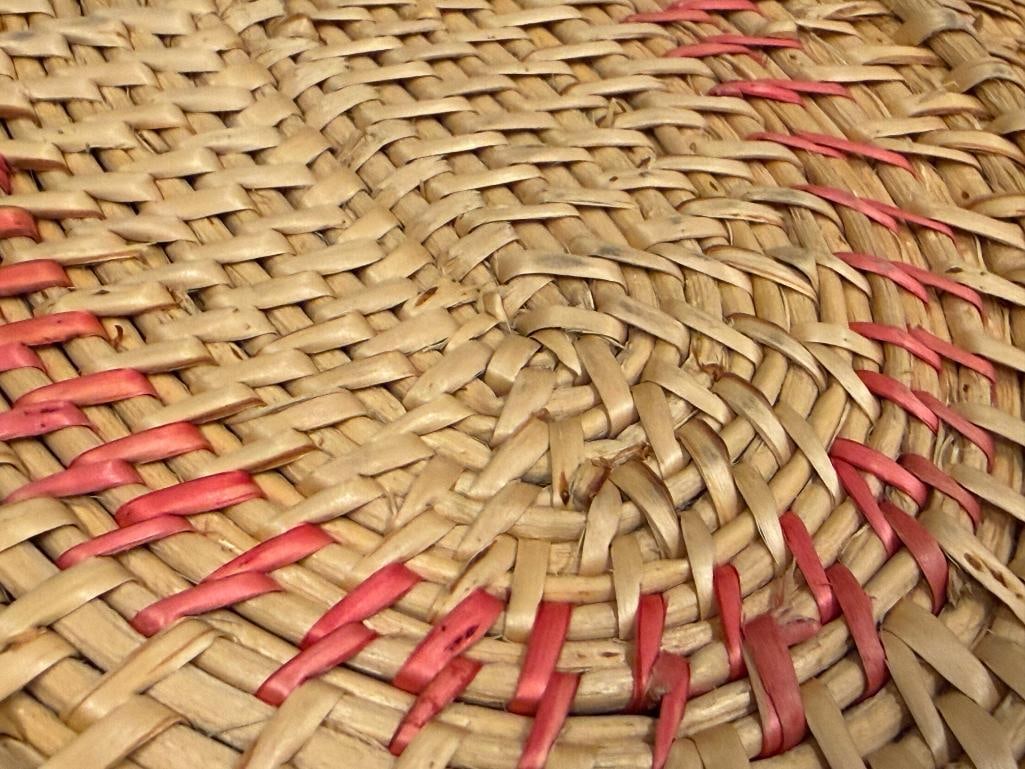 EARLY 20TH CENTURY NATIVE AMERICAN BASKET - 8