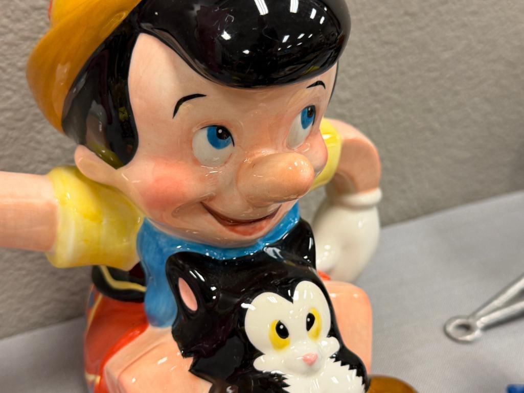 WALT DISNEY PINOCCHIO CERAMIC FIGURAL TEA POT, CHARACTER MUG AND VINTAGE PINOCCHIO FIGURINES - 3