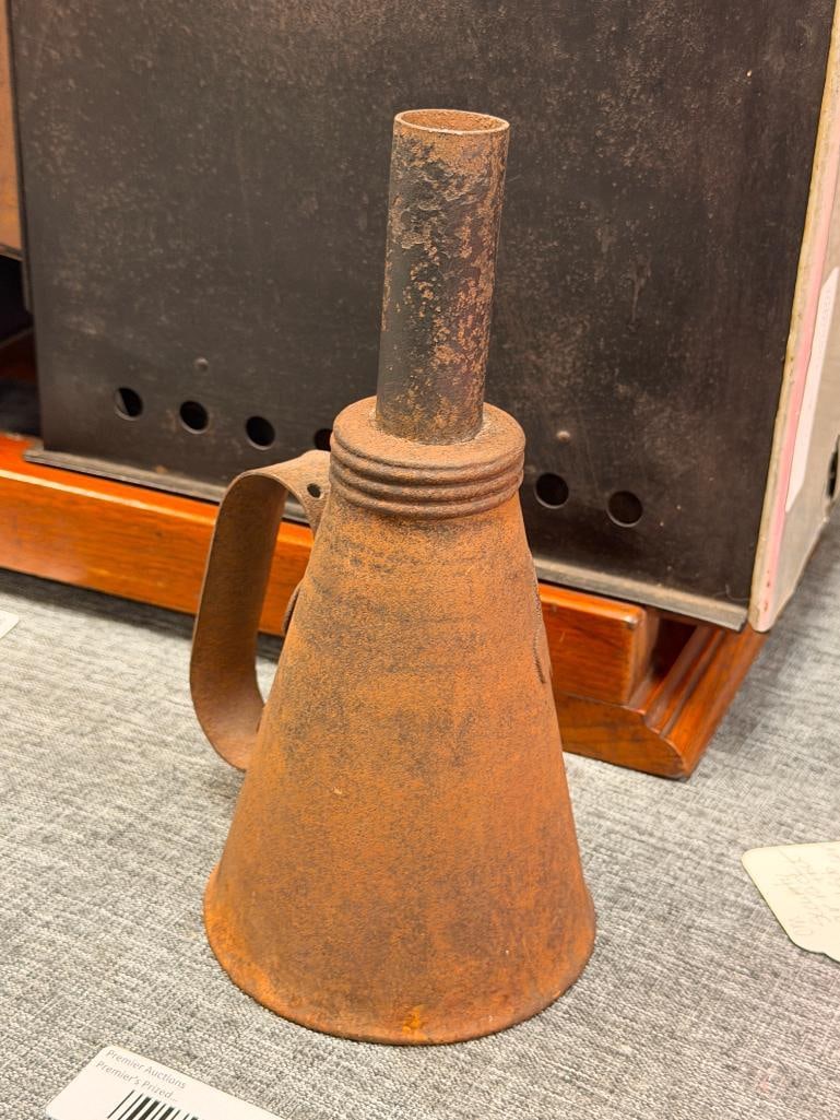 EARLY 20TH CENTURY WESTERN PACIFIC RAIL ROAD CONICAL OIL CAN MADE BY EAGLE MANUFACTURING CO. - 4