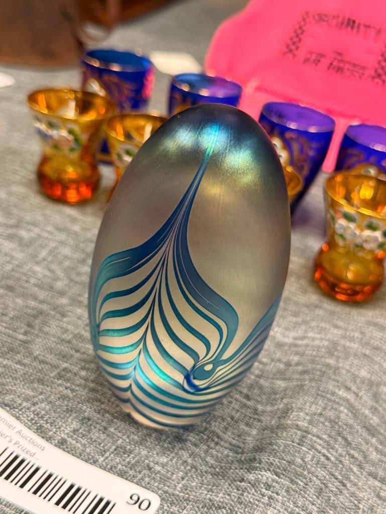 ROBERT EICKHOLT IRIDESCENT PULLED FEATHER HANDBLOWN ART GLASS PAPERWEIGHT DATED 1990 - 2