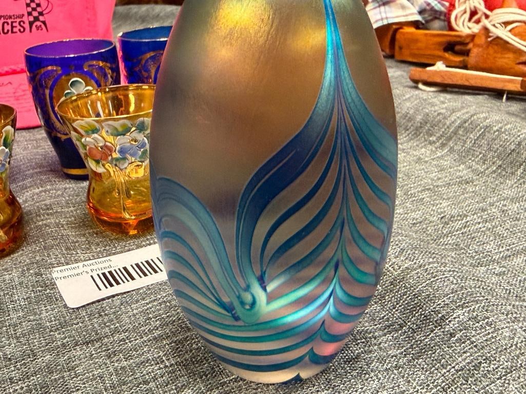 ROBERT EICKHOLT IRIDESCENT PULLED FEATHER HANDBLOWN ART GLASS PAPERWEIGHT DATED 1990 - 3