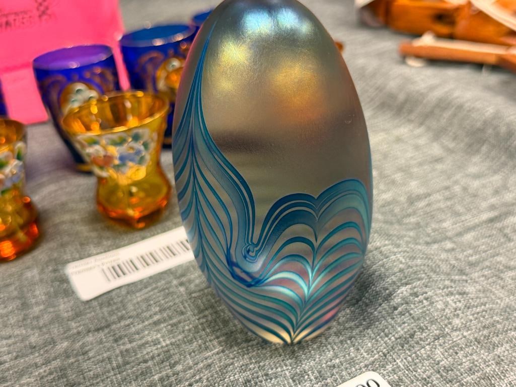 ROBERT EICKHOLT IRIDESCENT PULLED FEATHER HANDBLOWN ART GLASS PAPERWEIGHT DATED 1990 - 4