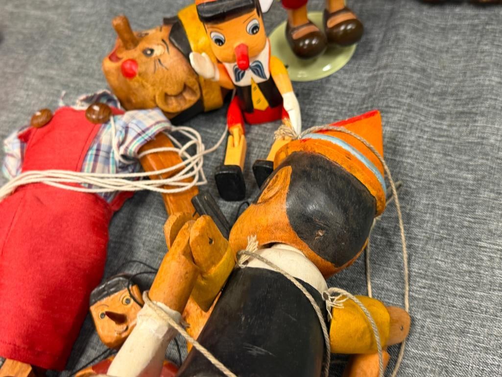 FIVE VINTAGE DISNEY PINOCCHIO WOODEN DOLLS, FIGURINES, AND MARIONETTE PUPPETS - 10