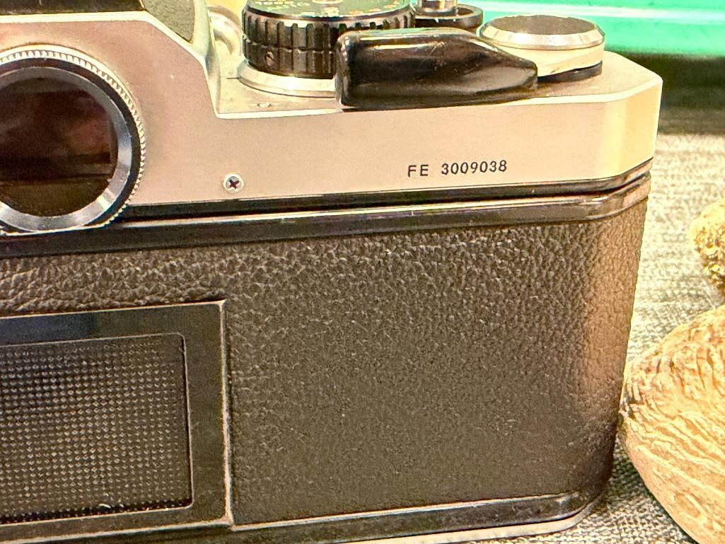 VINTAGE NIKON FE 35MM FILM CAMERA BODIES WITH NIKON MICRO - NIKKOR 55MM LENS - 7