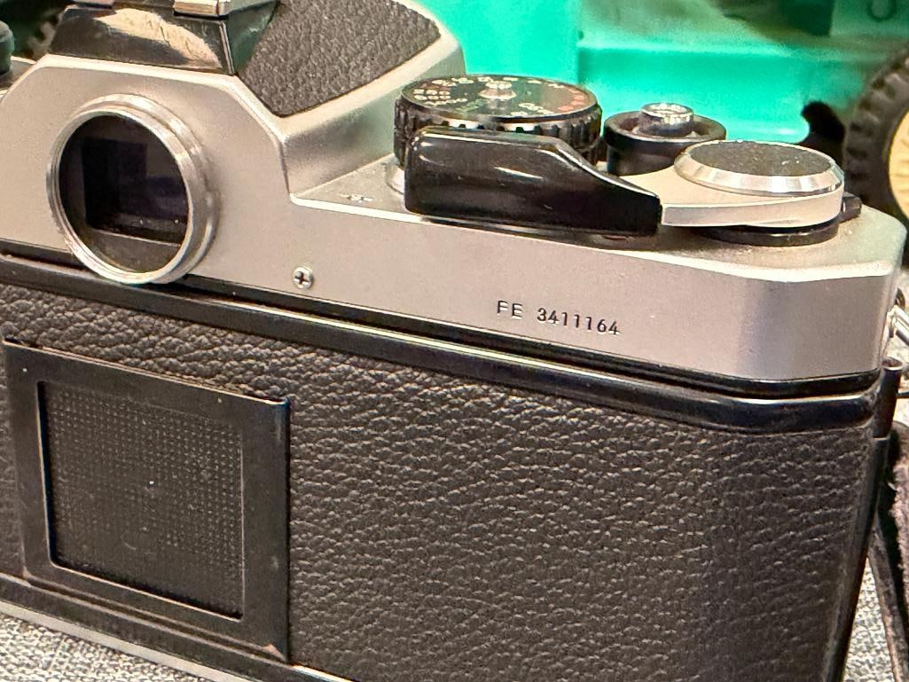 VINTAGE NIKON FE 35MM FILM CAMERA BODIES WITH NIKON MICRO - NIKKOR 55MM LENS - 8