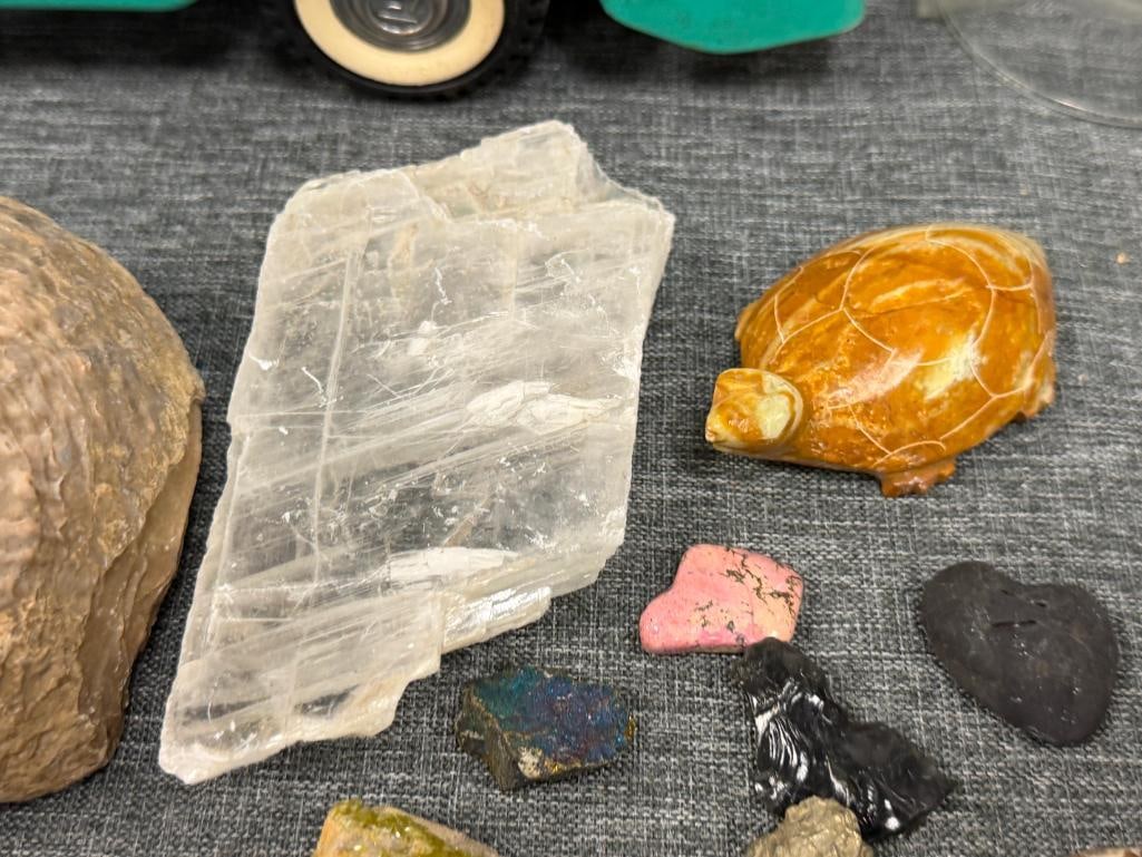 SMALL COLLECTION OF GEOLOGICAL SPECIMEN SAMPLES AND FOSSILS - 3