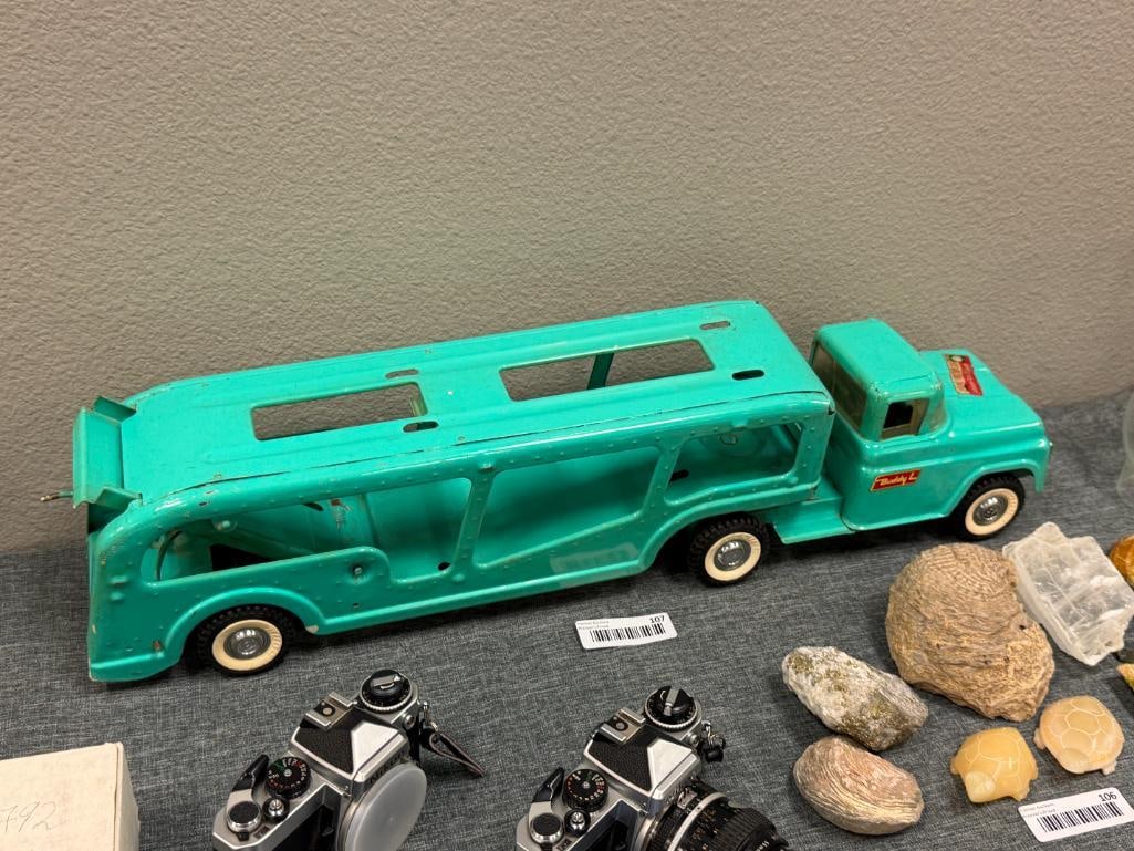 VINTAGE 1960'S BUDDY ; PRESSED STEEL AUTO TRANSPORTER CAR CARRIER WITH FRONT SPRING SUSPENSION - 10